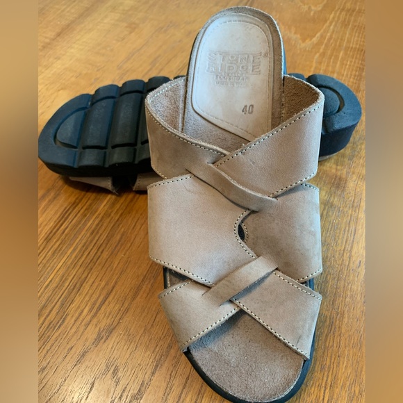 Stone Ridge (by Aldo) NWOT chunky nubuck suede sandals 9.5 - Picture 2 of 6
